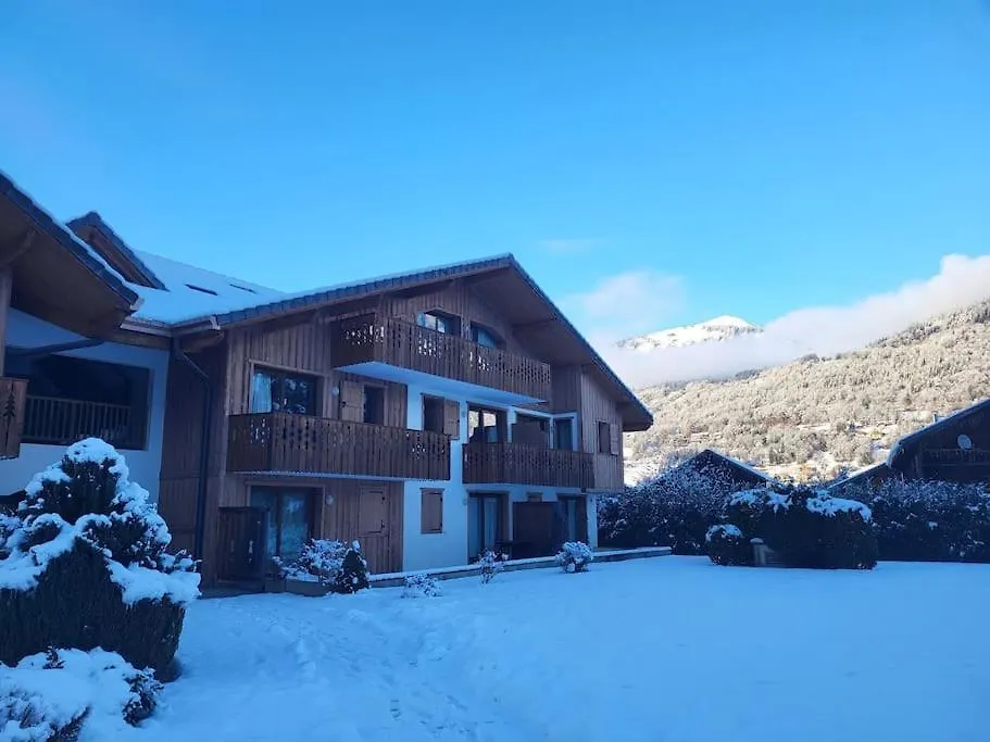C11, 72M2, 3 Bedrooms, Next To The Ski Lift Samoens Apartment