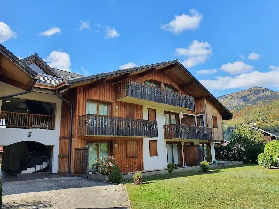 C11, 72M2, 3 Bedrooms, Next To The Ski Lift Samoens Apartment